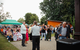 Zespoły, goście, organizatorzy i publiczność na Festynie.