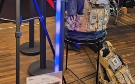 Zdjęcie przedstawia manekina.
