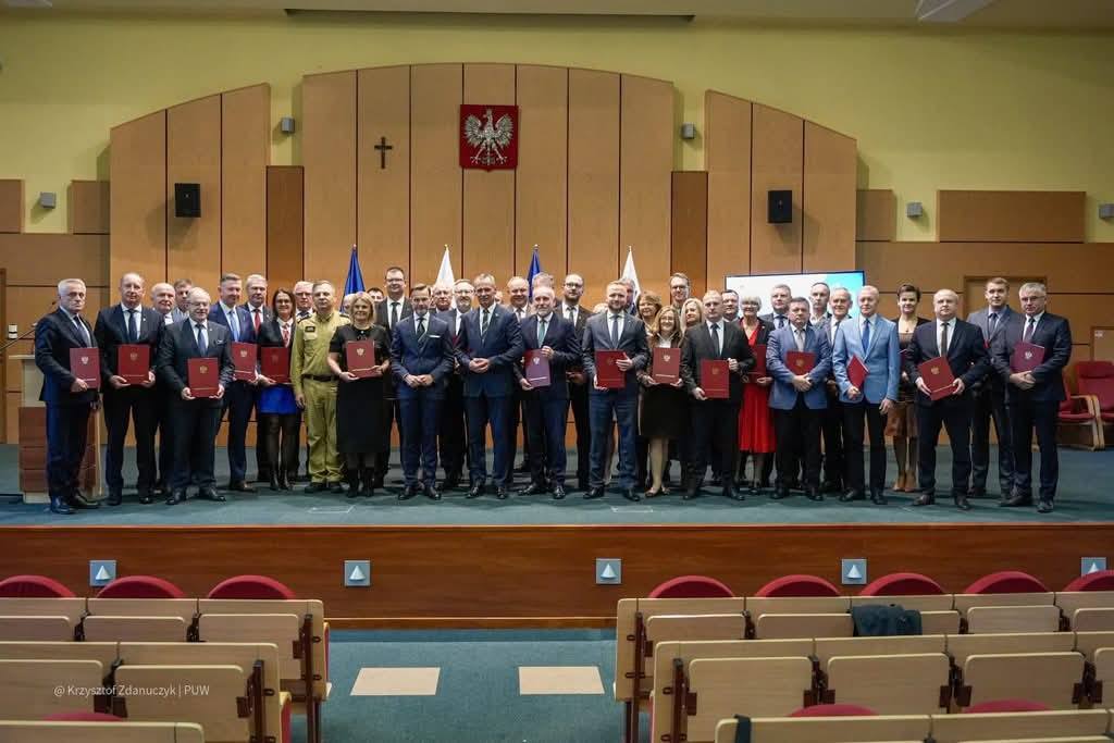 zdjęcie podglądowe z&nbsp;podpisania um&oacute;w